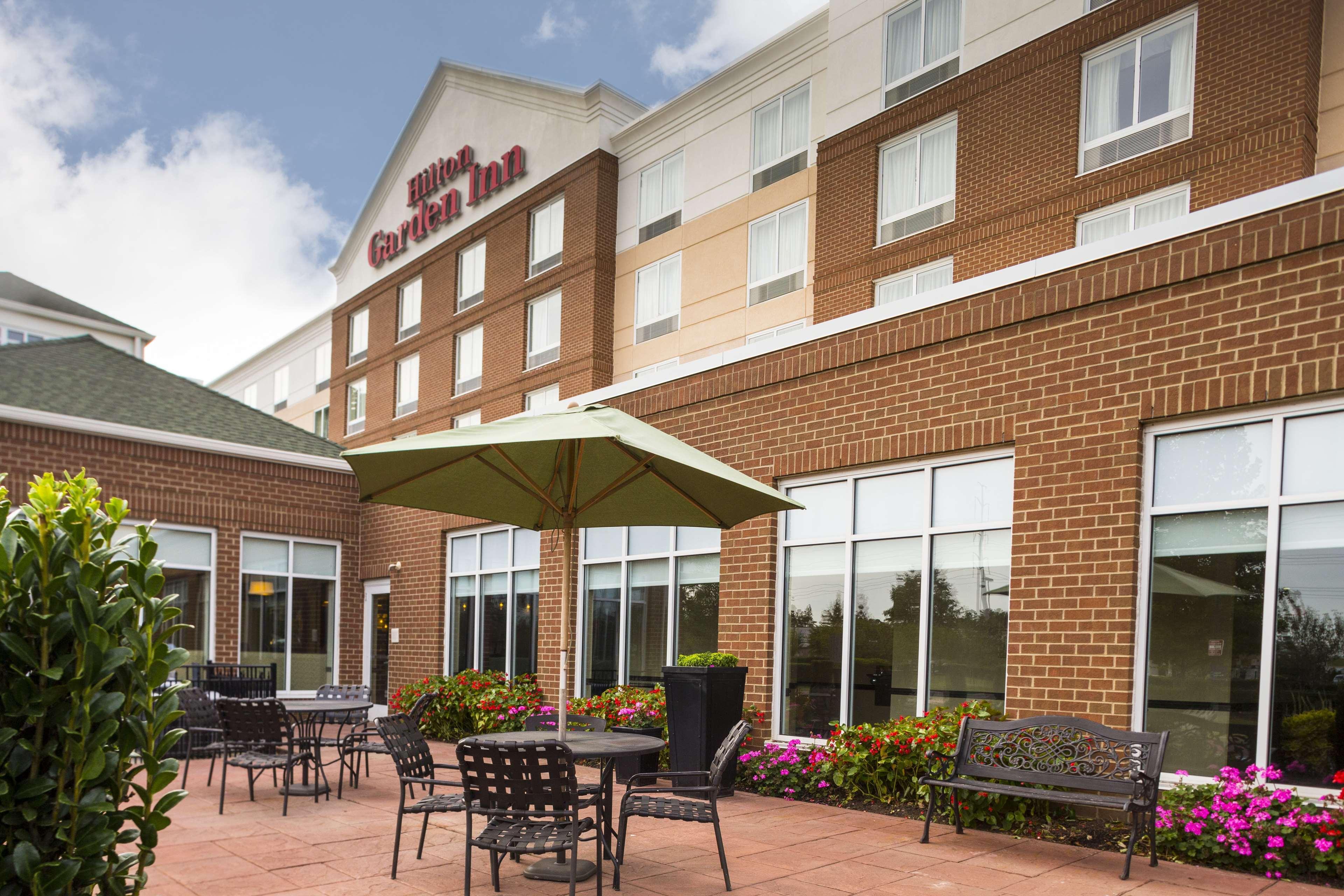 Hilton Garden Inn Hampton Coliseum Central Exterior photo