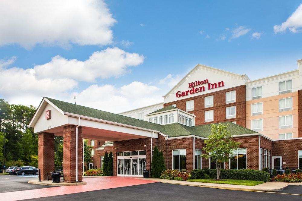 Hilton Garden Inn Hampton Coliseum Central Exterior photo